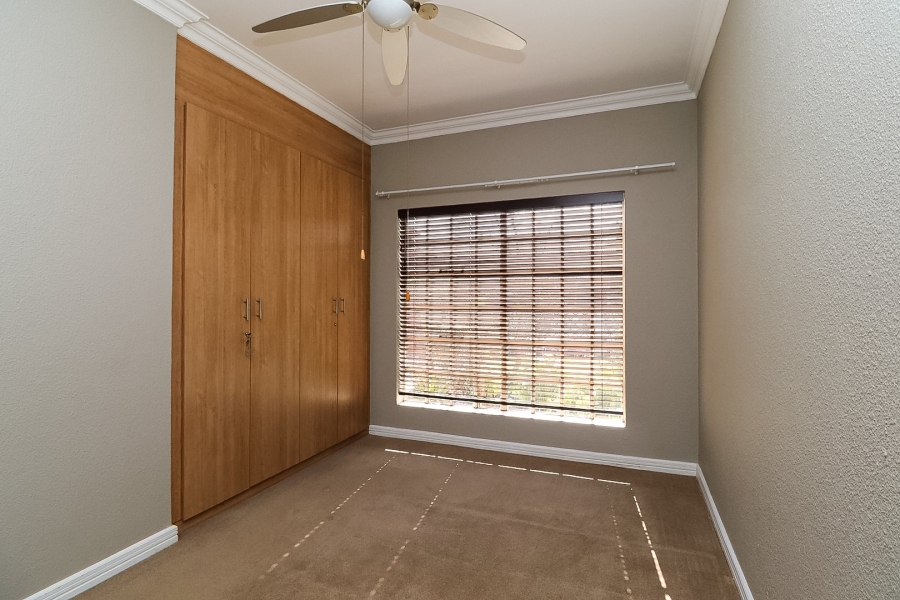 To Let 3 Bedroom Property for Rent in Flamwood North West